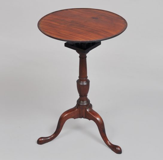 Chippendale Dish-Top Candlestand